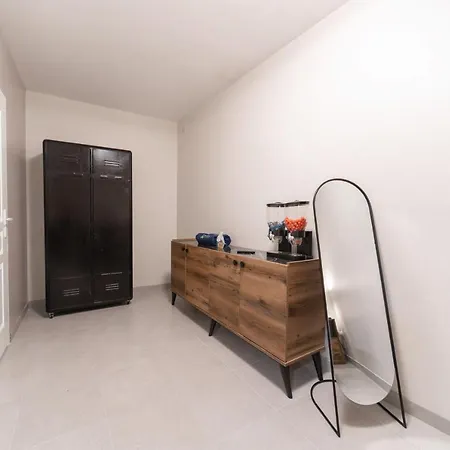 #fer Rever#jacuzzi-salle De Sport Et Musculation Daire Thiers